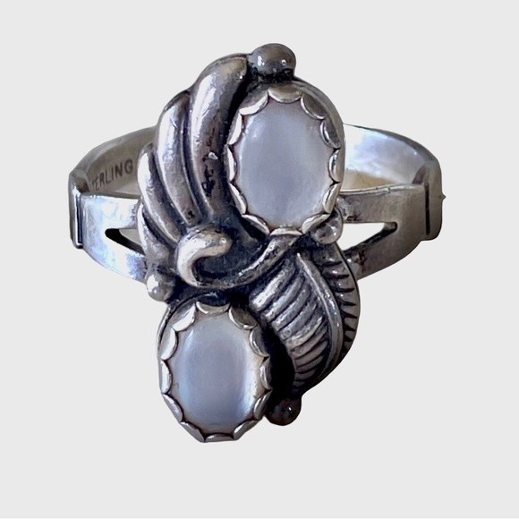 Vintage William Wheeler Co Sterling Silver Mother Of Pearl Ring - Picture 3 of 5